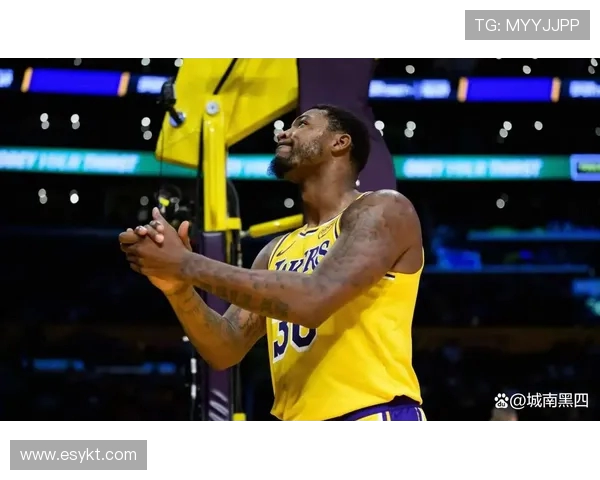 哈迪一条龙上篮连得分独行侠首节20比6强势压制掘金早早建立领先优势